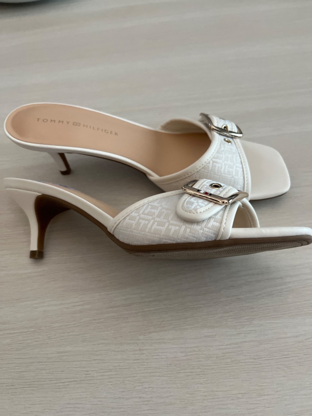 New Tommy Hilfiger Camhila Sandal - Picture 9 of 9